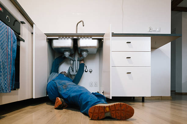 Professional Plumbing technician working in San Simeon, CA